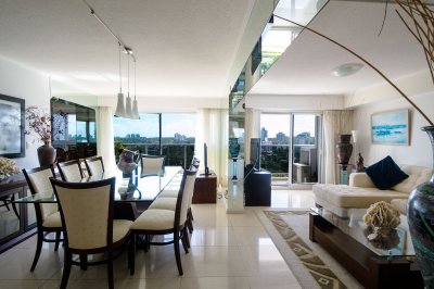 DEPARTAMENTO DE 3 DORMITORIOS EN MANSA, PUNTA DEL ESTE