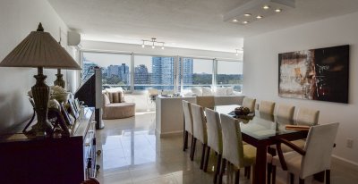 DEPARTAMENTO 3 DORMITORIOS EN EDIFICIO TIBURON, BRAVA, PUNTA DEL ESTE