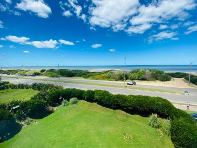 VENTA DE APARATMENTO DE 3 DORMITORIOS EN PLAYA BRAVA PARADA 23