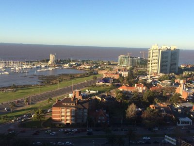 ESPECTACULAR VISTA EN EL MEJOR PUNTO DE MONTEVIDEO