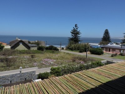 MUY LINDO DEPARTAMENTO A PASOS DEL MAR!!