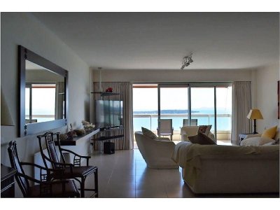 Venta de Apartamento 3 DORMITORIOS en Playa Mansa, Punta del Este  
