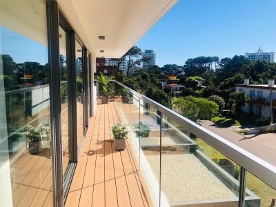 Venta de Apartamento 2 DORMITORIOS en Playa Brava, Punta del Este 