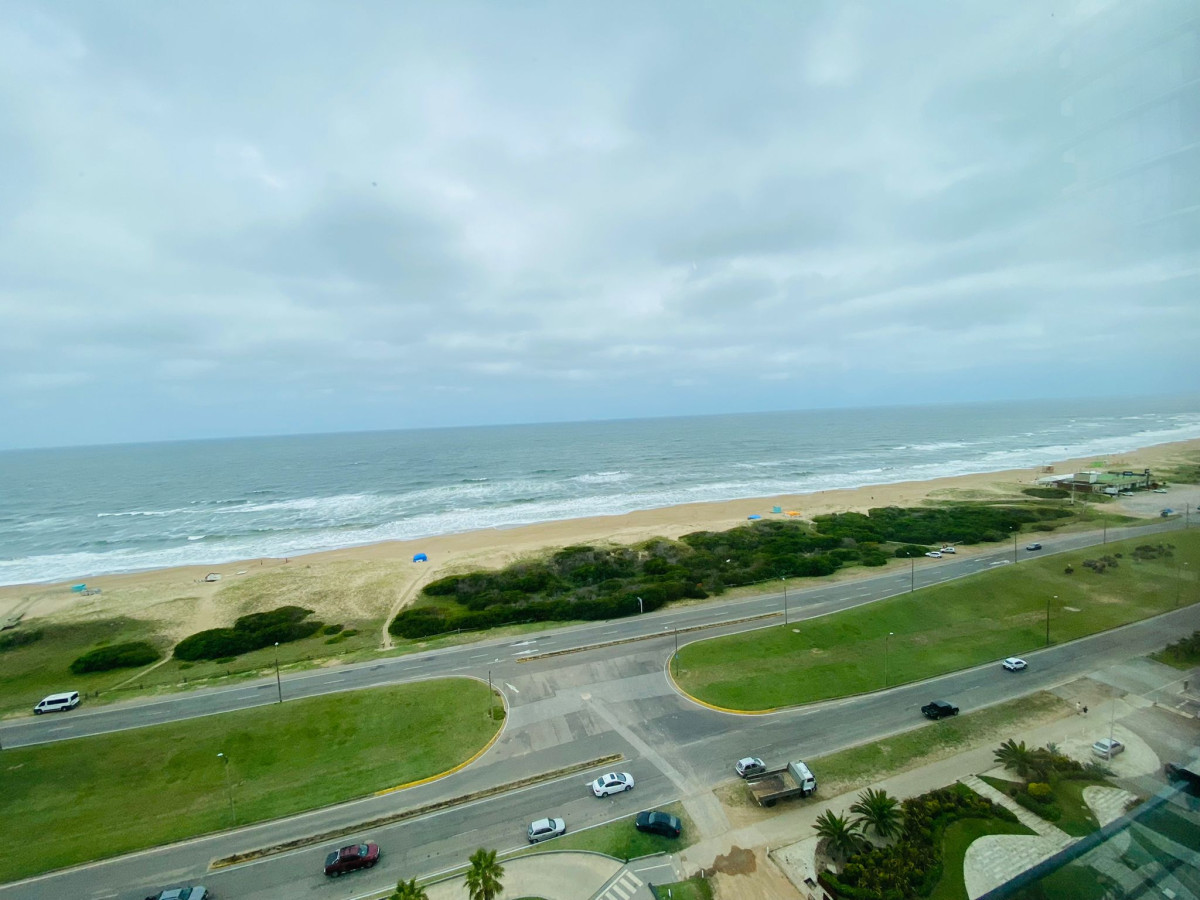 Apartamento en venta de 3 dormitorios en Tiburón III, Punta del Este.
