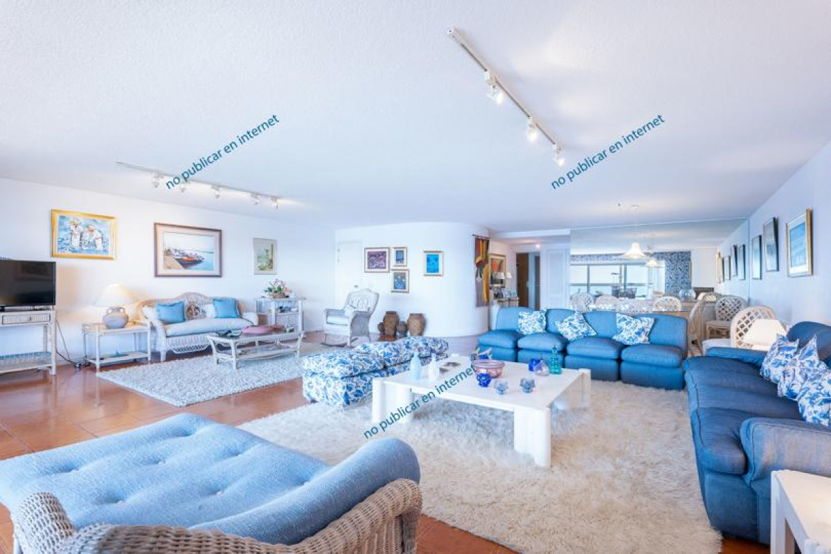 Apartamento en venta de 3 dormitorios en Punta del Este