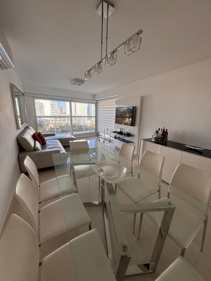 Apartamento de 2 dormitorios en Miami Boulevard, Punta del Este.