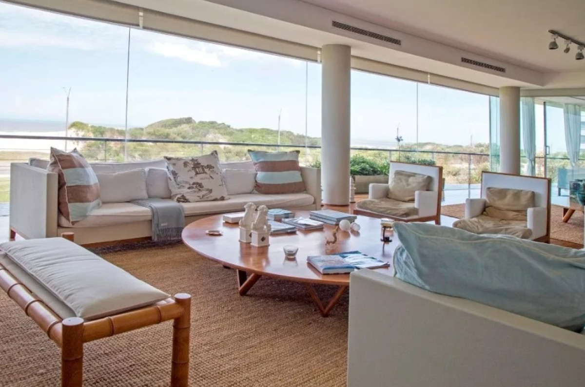 Apartamento en venta de 5 dormitorios en Grey Stone, Punta del Este.