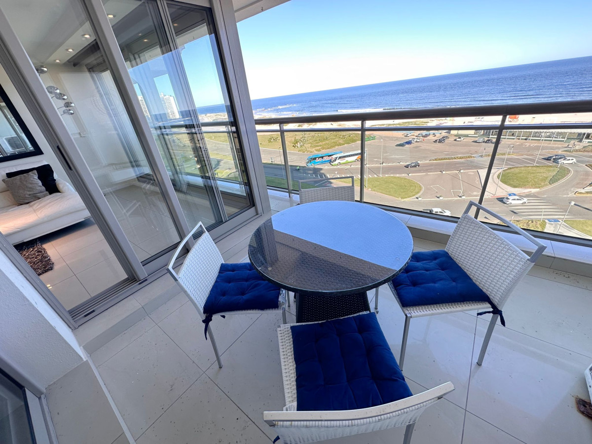Apartamento de 3 dormitorios en Torre Imperiale, Punta del Este.
