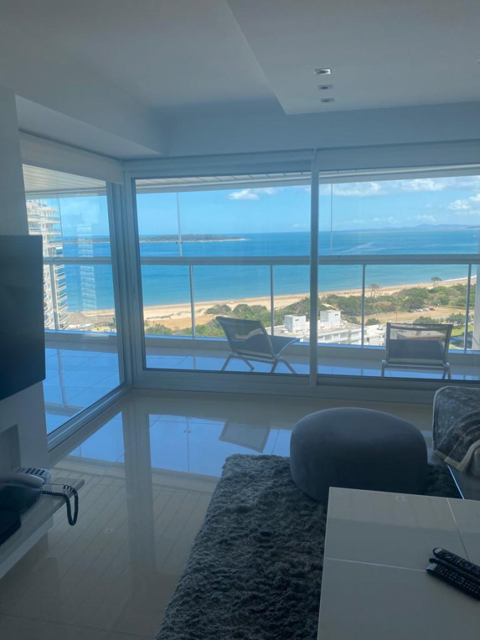 Apartamento de 3 dormitorios en venta en Miami Boulevard, Punta del Este.