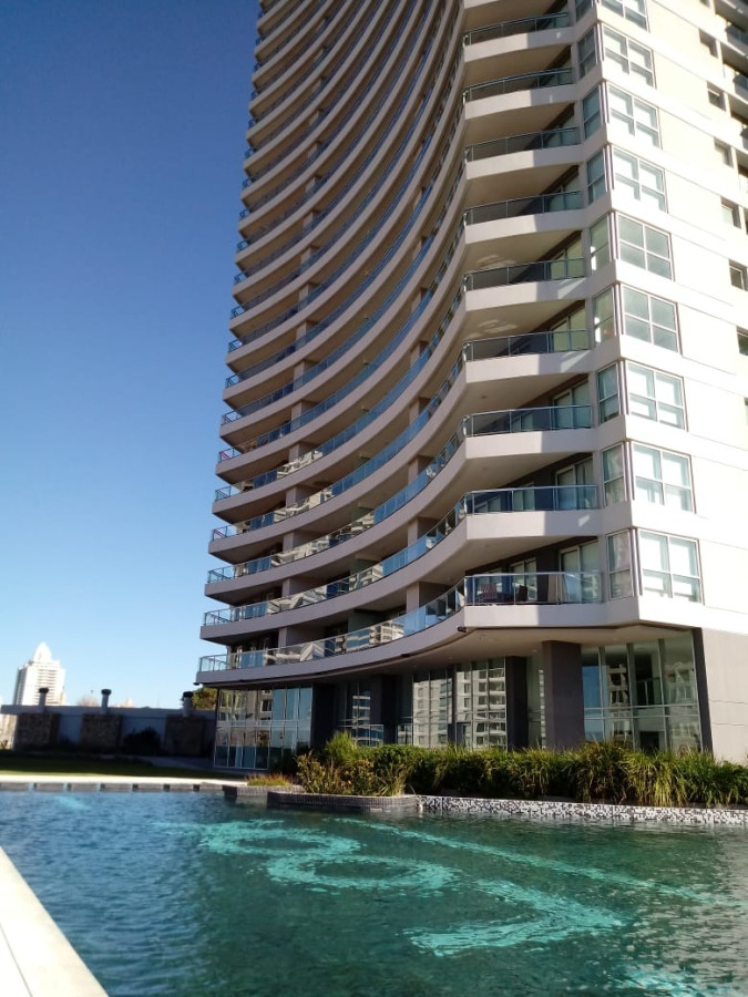 Hermoso apartamento en venta en Look Tower, Punta del Este.