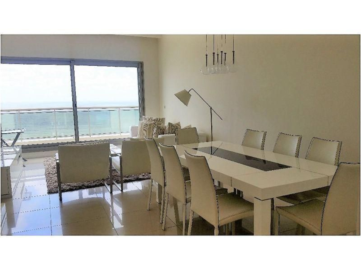 Pent-House en venta de 3 dormitorios en Torre Imperiale, Punta del Este.