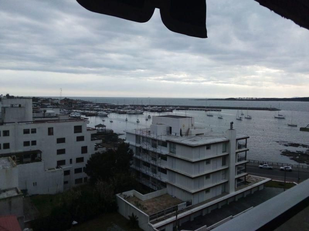 Apartamento en enta de 2 dormitorios en Punta del Este.