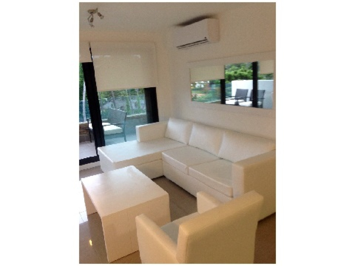 Apartamento en venta de 2 dormitorios en Punta del Este.