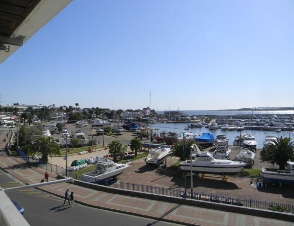 Apartamento en venta de 4 dormitorios en Fontaine, Punta del Este.