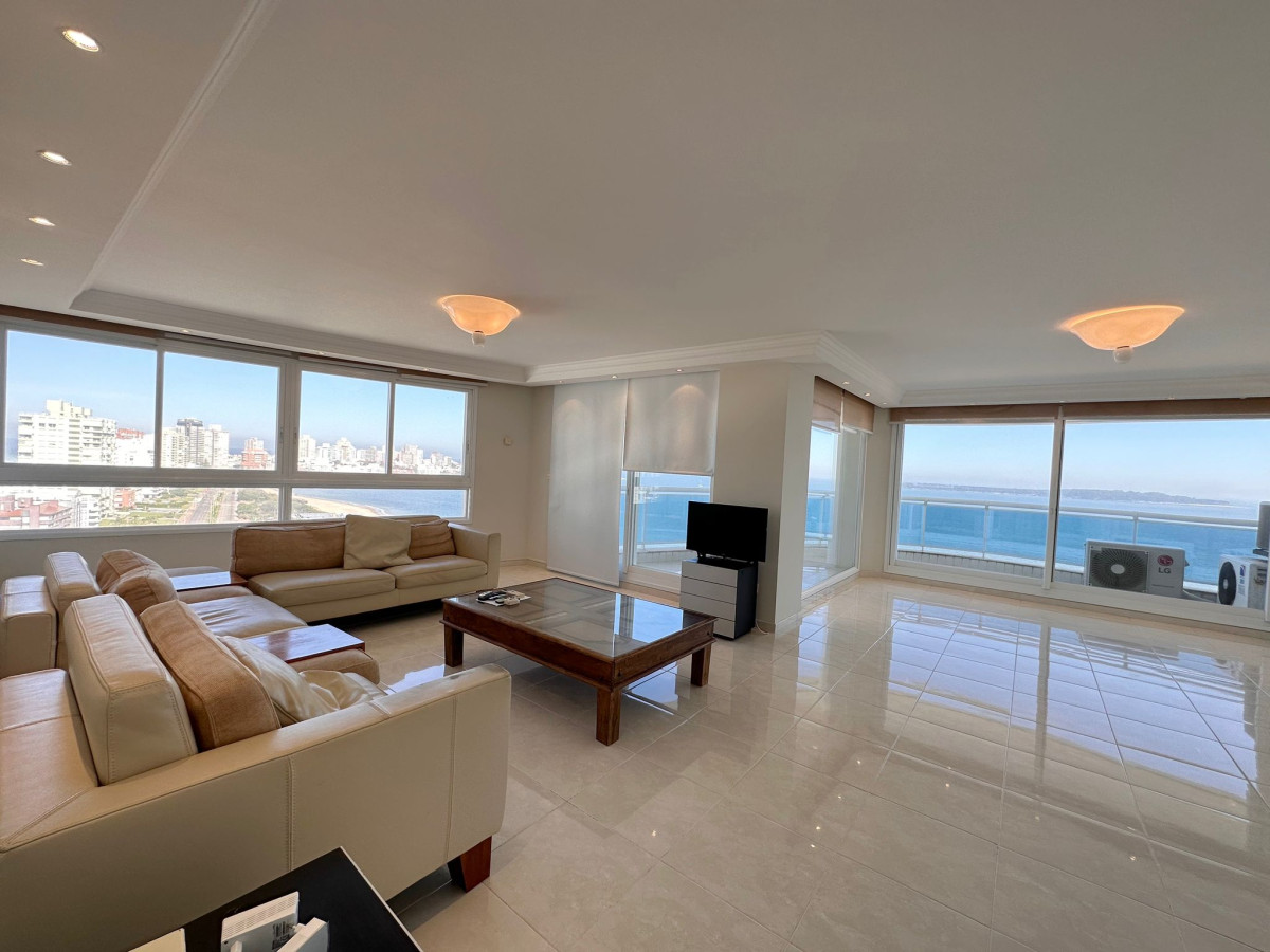 Apartamento de 3 dormitorios en suite, en Torre Millenium con vista a la mansa. Punta del Este