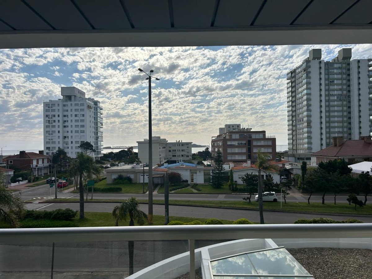 Apartamento en venta de 2 dormitorios en Art Boulevard, Punta del Este.
