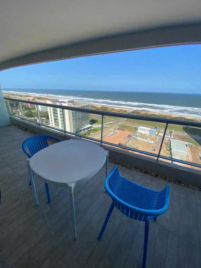 Apartamento en venta de 2 dormitorios en Look Brava Tower, Punta del Este.