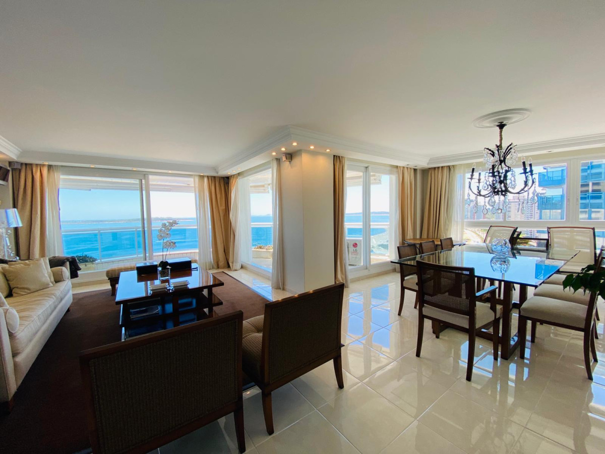 Apartamento en venta de 3 dormitorios en Millenium Tower, Punta del Este.