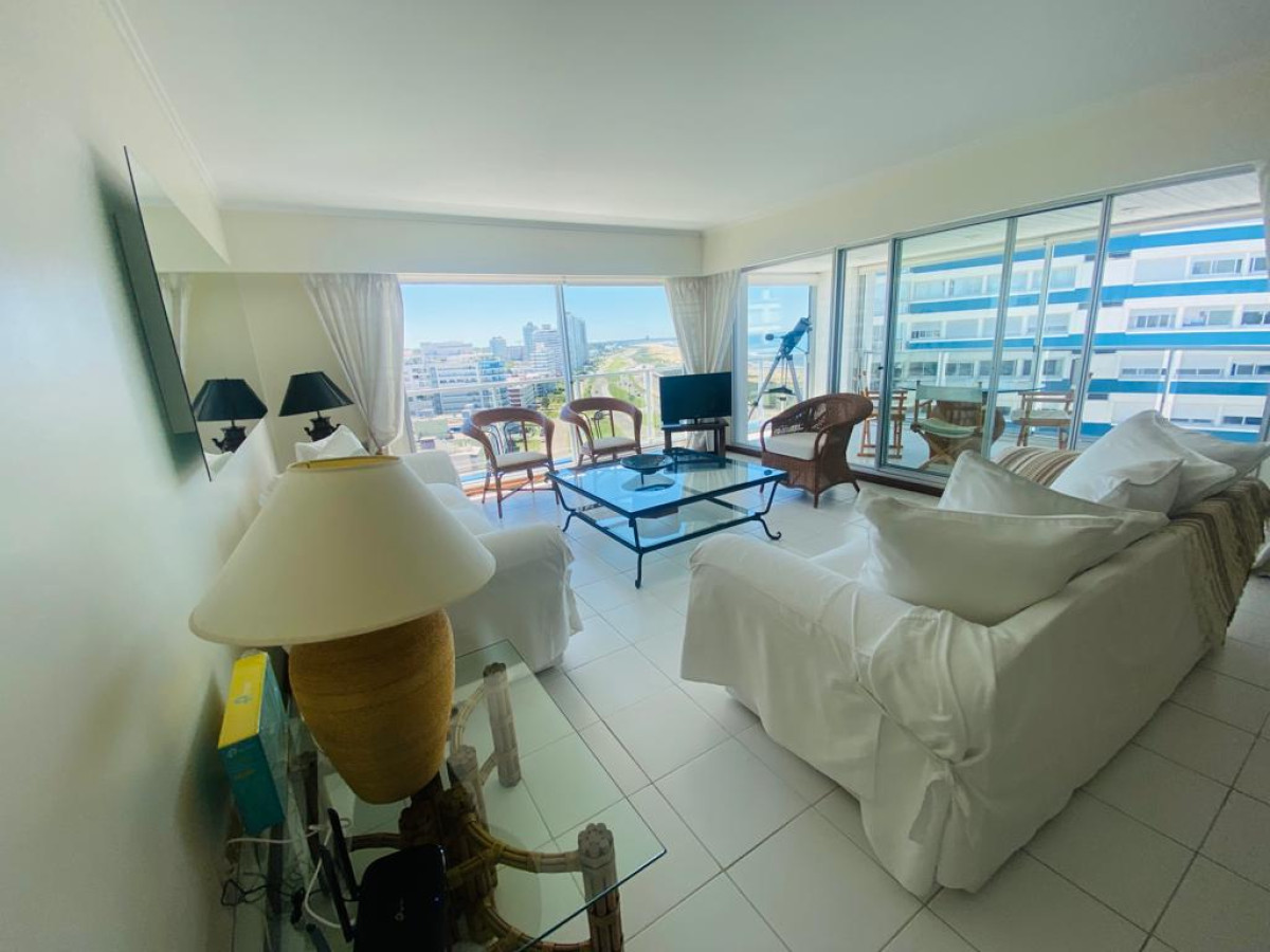 Apartamento de 3 dormitorios en Terrazas de Villa Brava, Punta del Este.