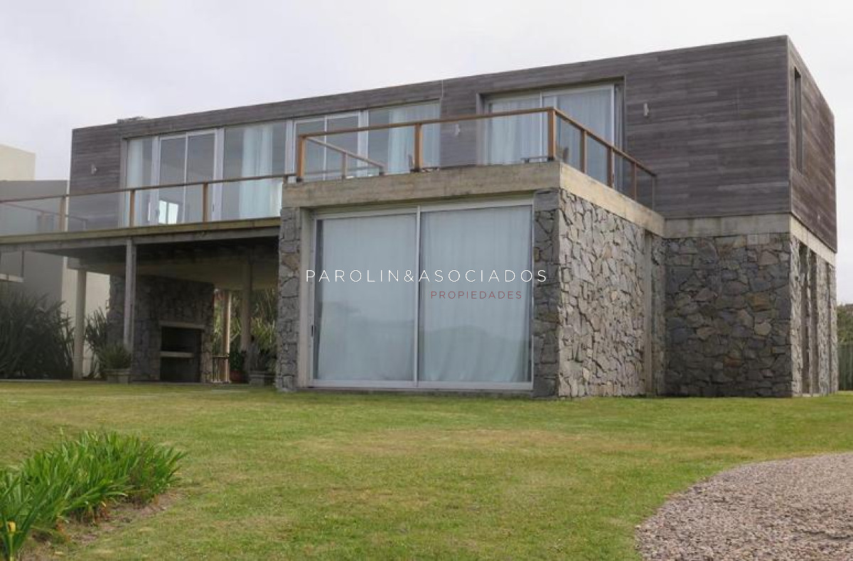 Bikini - GoPunta - Portal Inmobiliario de Punta del Este - Maldonado