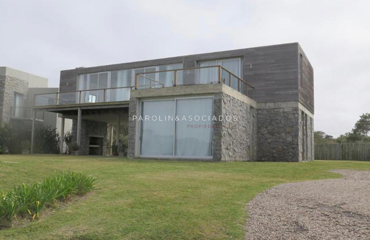 Bikini - GoPunta - Portal Inmobiliario de Punta del Este - Maldonado