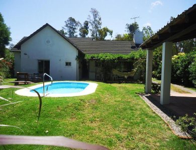 MUY LINDA CASA CON PISCINA