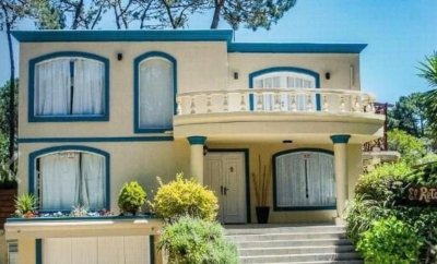 CASA EN VENTA DE 4 DORMITORIOS EN LA BARRA 
