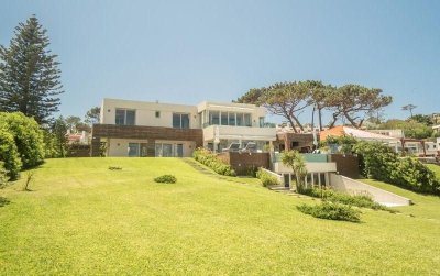  Venta de Casa 4 DORMITORIOS, Punta Ballena, Punta del Este 