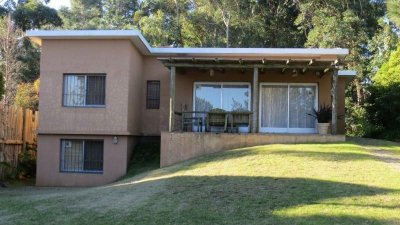 CASA DE 3 DORMITORIOS EN SOLANAS, PUNTA BALLENA