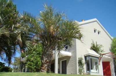 CASA EN VENTA DE 6 DORMITORIOS EN LA BARRA 