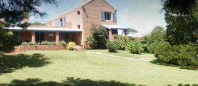 CASA EN VENTA DE 4 DORMITORIOS EN PUNTA DEL ESTE 