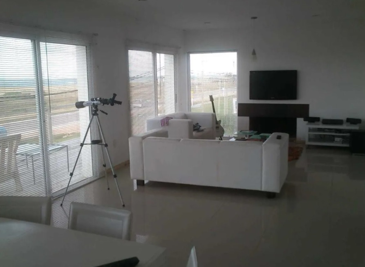 Casa en venta de 3 dormitorio con vista al mar en Manantiales, Punta del Este.