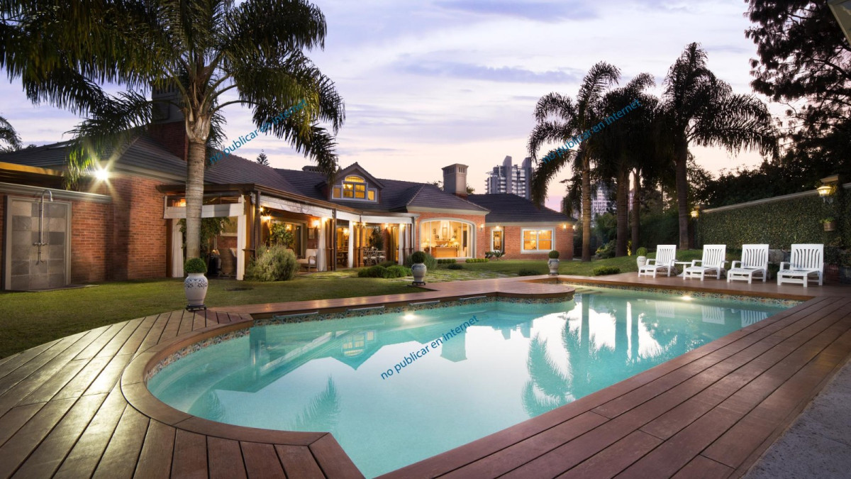 Magnífica propiedad en venta de 4 dormitorios en Mansa, Punta del Este.
