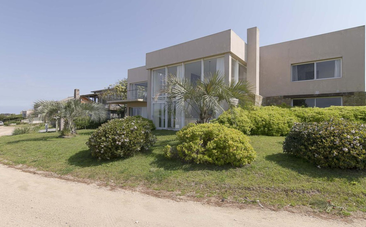 Casa en Venta de 4 Dormitorios en Club del Mar, José Ignacio