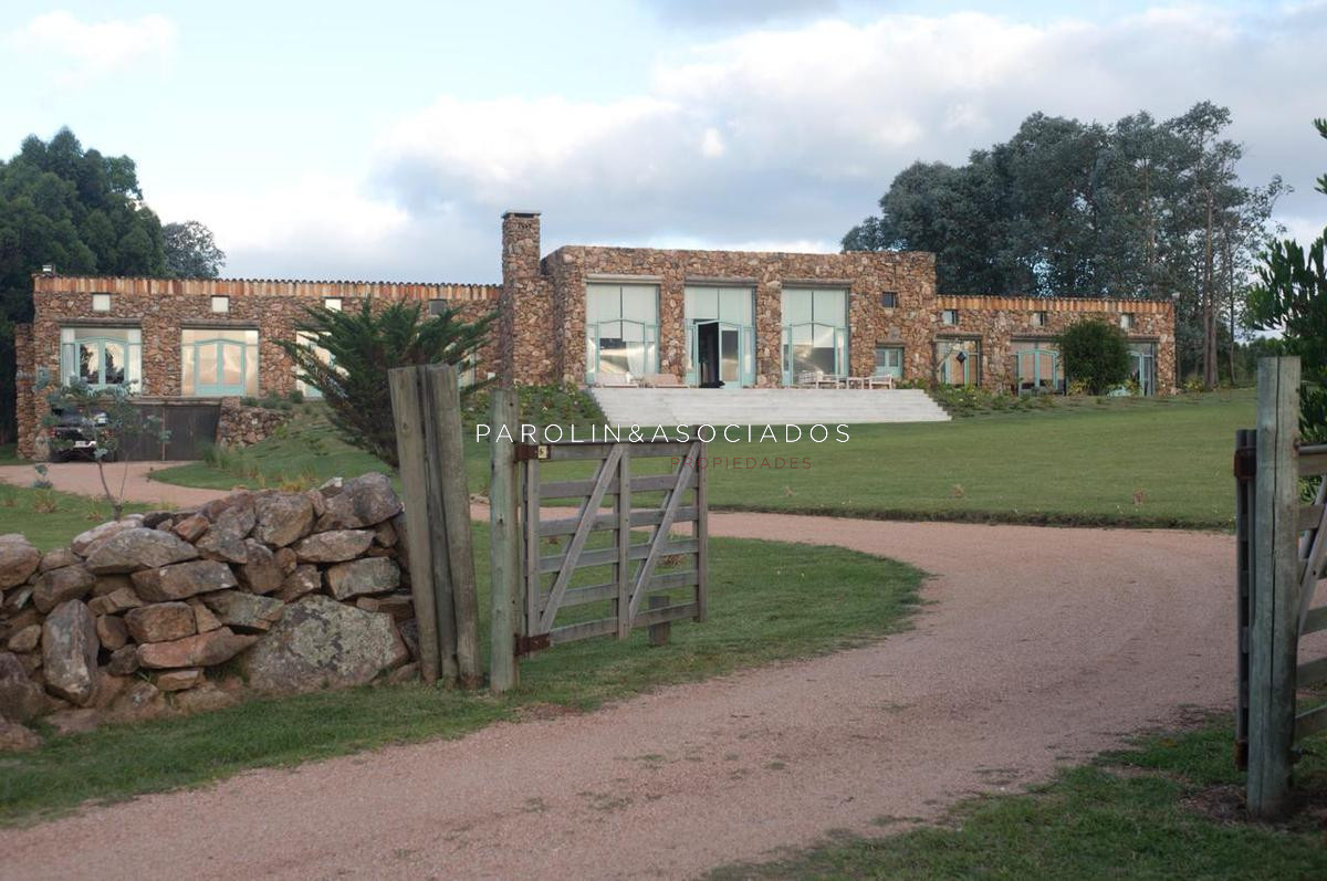 Medellin - GoPunta - Portal Inmobiliario de Punta del Este - Maldonado
