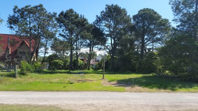 TERRENO EN PINARES A PASOS DEL MAR!!