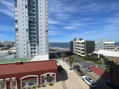 Impecable, vista al mar 