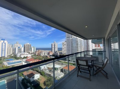 Piso alto, buena vista al mar