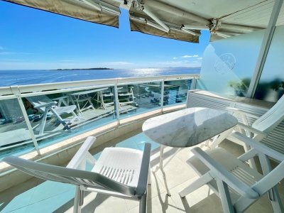 De primer nivel en Playa Mansa primera fila 