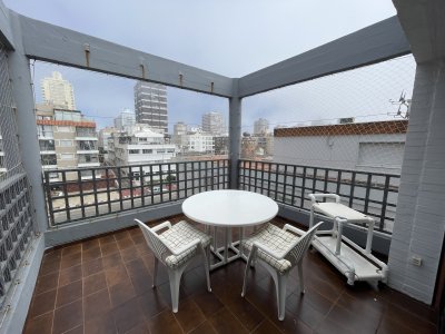 Apartamento ubicado en Peninsula de Punta del Este.
