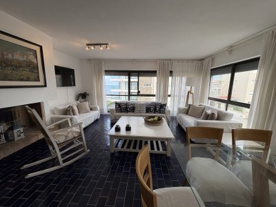 Lindo apartamento con vista al mar en Peninsula
