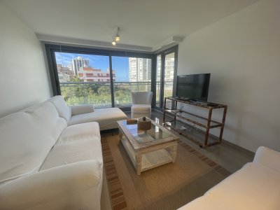 A metros del mar, playa brava