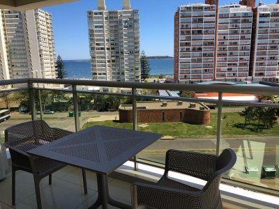 Apartamento de primer nivel con todos los servicios y buen equipamiento