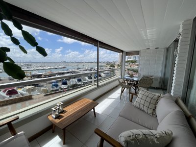 Impecable apto. primera linea del Puerto