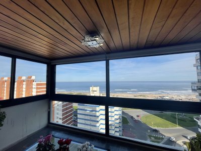 Frente al mar , piso alto , bien equipado