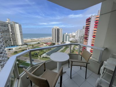 Apartamento con linda vista al mar