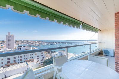 Lindisimo apartamento con buena vista al Puerto y buena terraza 