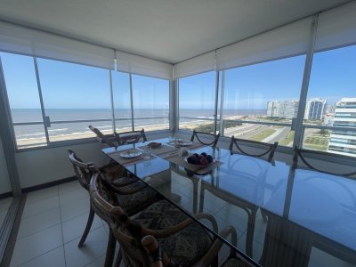 Playa Brava, frente al mar con  Espectacular Vista