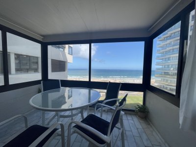 Frente al mar en playa brava