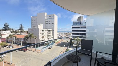 Terraza con vista al Puerto